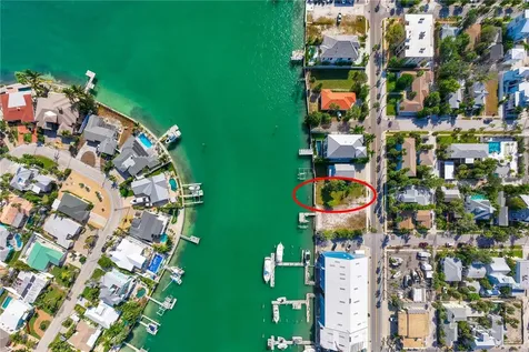 1805 Pass-a-grille Way St Pete Beach FL 33706