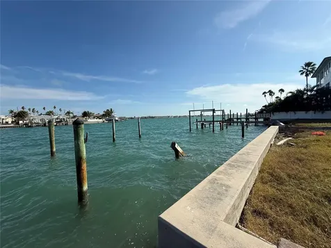 1805 Pass-a-grille Way St Pete Beach FL 33706