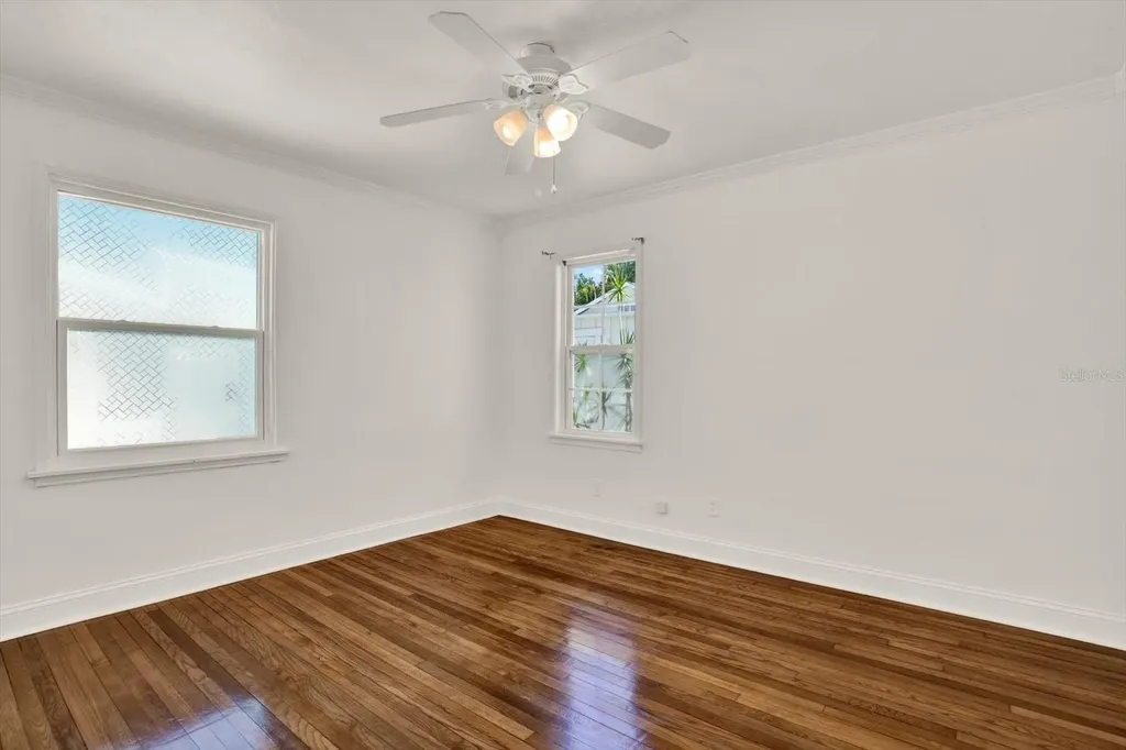 734 37th Avenue N St Petersburg FL 33704