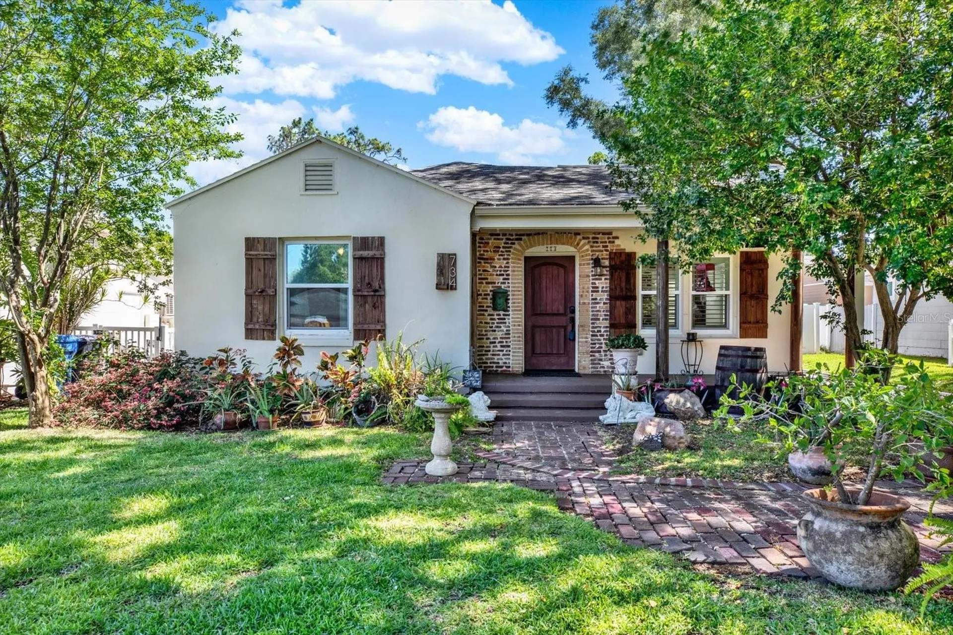 734 37th Avenue N St Petersburg FL 33704