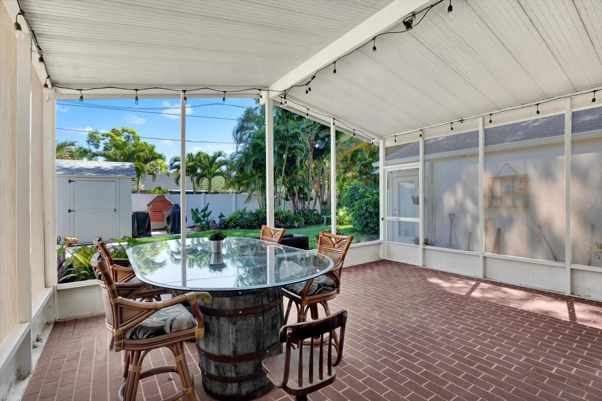 734 37th Avenue N St Petersburg FL 33704