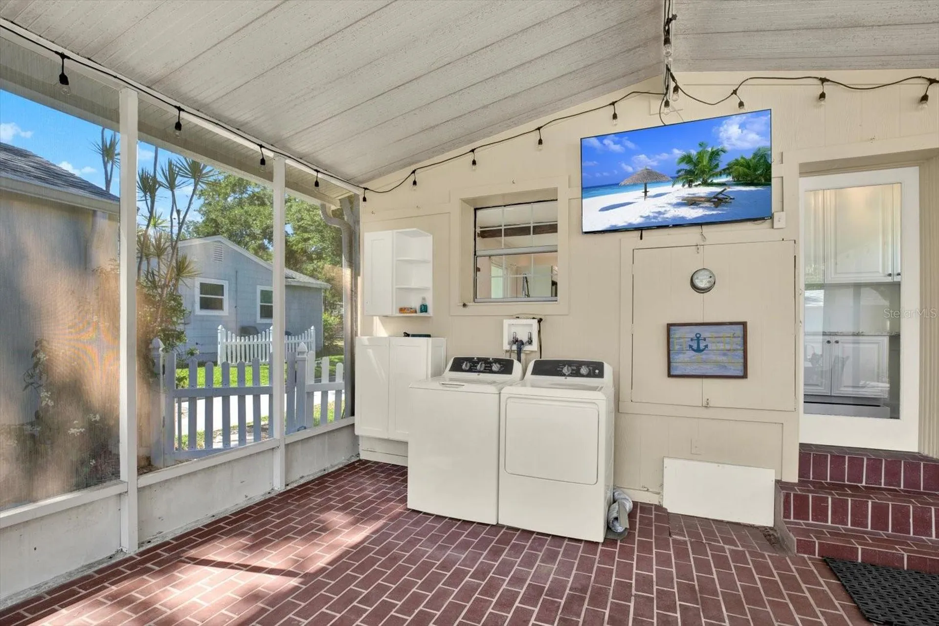 734 37th Avenue N St Petersburg FL 33704