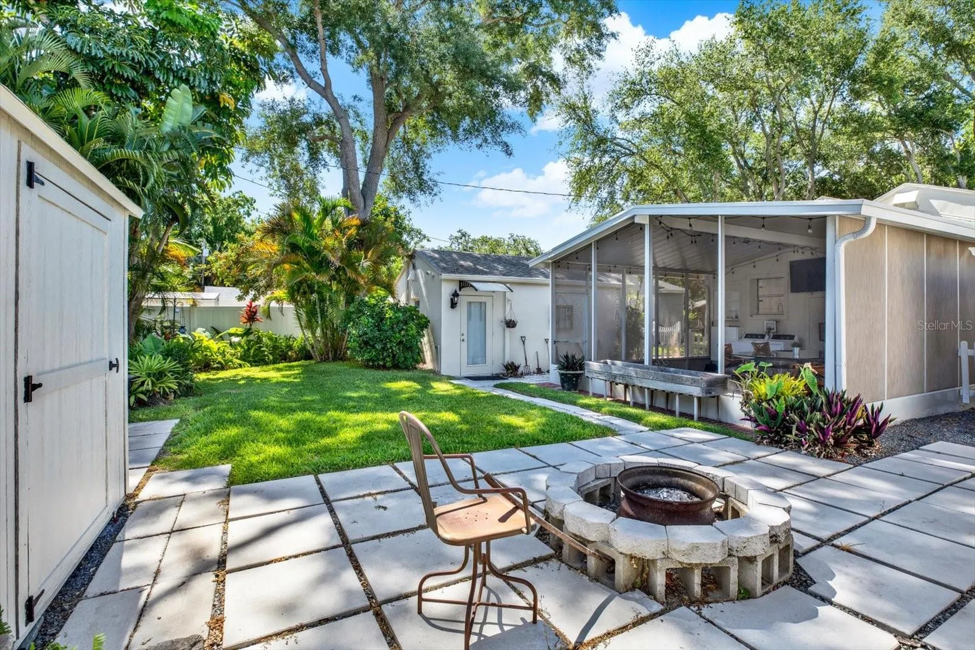 734 37th Avenue N St Petersburg FL 33704