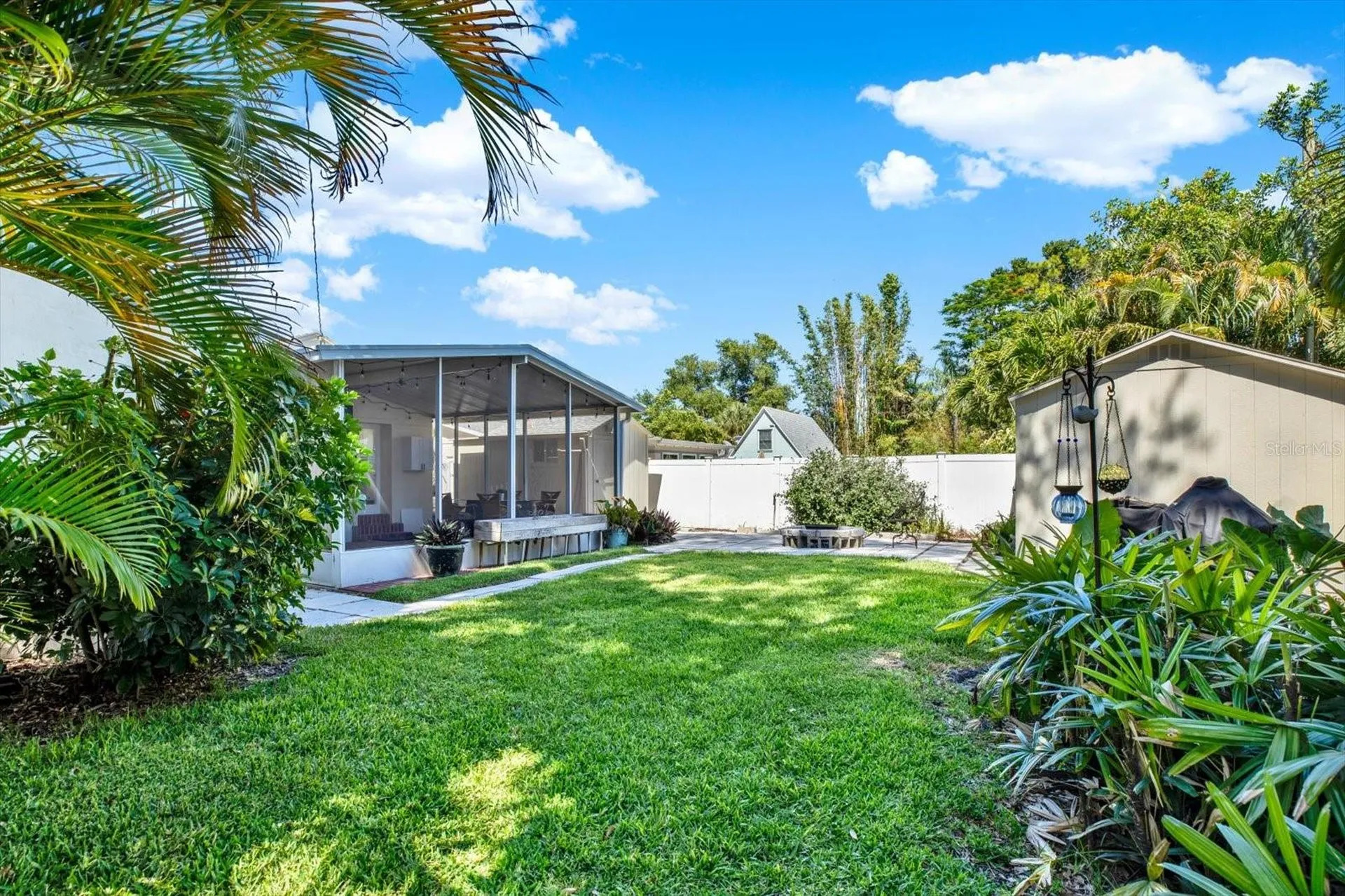 734 37th Avenue N St Petersburg FL 33704