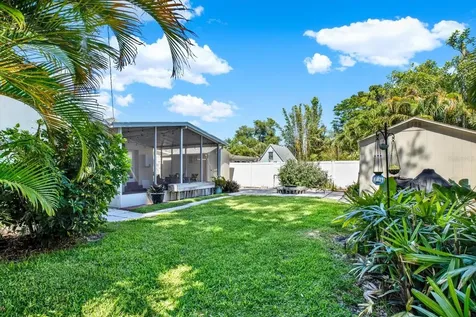 734 37th Avenue N St Petersburg FL 33704