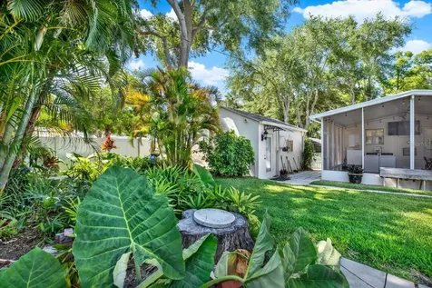 734 37th Avenue N St Petersburg FL 33704