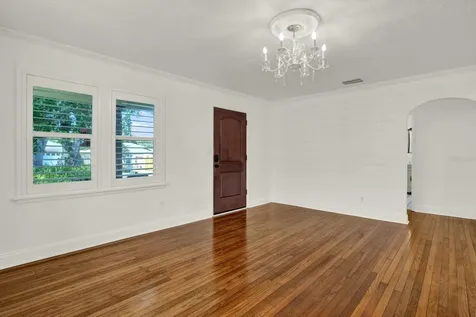 734 37th Avenue N St Petersburg FL 33704