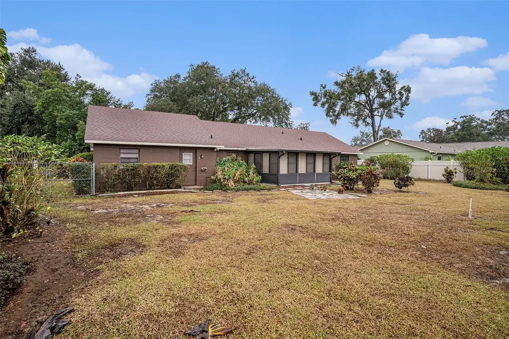 2110 Siloam Springs Drive Dover FL 33527