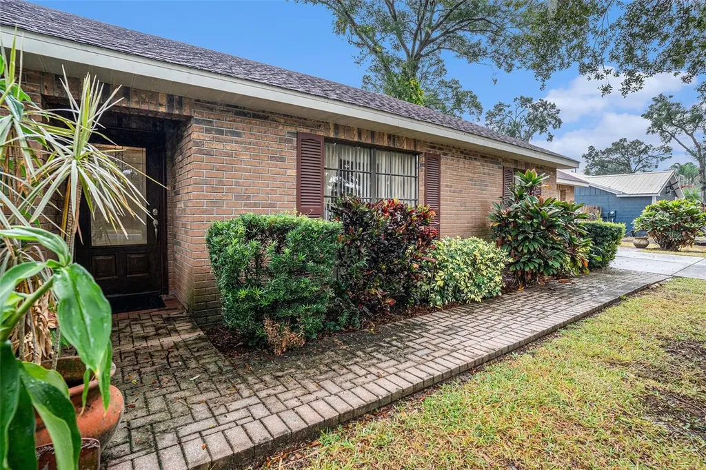2110 Siloam Springs Drive Dover FL 33527
