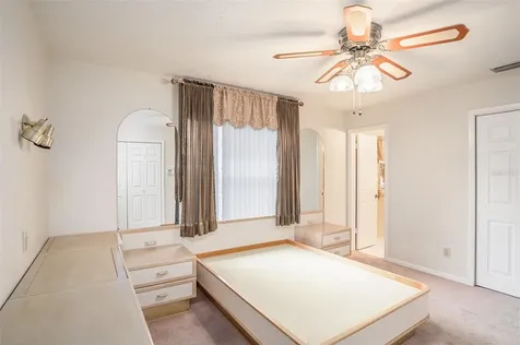 2110 Siloam Springs Drive Dover FL 33527
