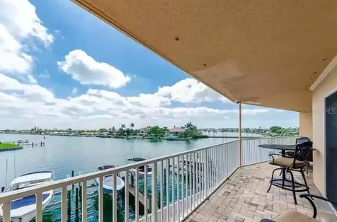 11605 3rd Street E Treasure Island FL 33706