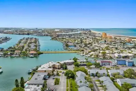 11605 3rd Street E Treasure Island FL 33706