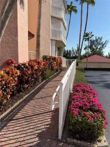 3880 N Highway A1a Hutchinson Island FL 34949