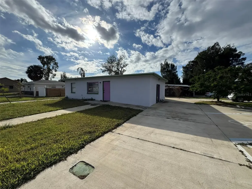 7050 48th Street N Pinellas Park FL 33781