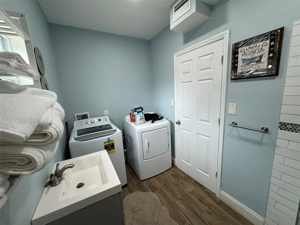 7050 48th Street N Pinellas Park FL 33781