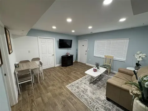 7050 48th Street N Pinellas Park FL 33781