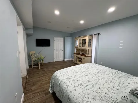 7050 48th Street N Pinellas Park FL 33781