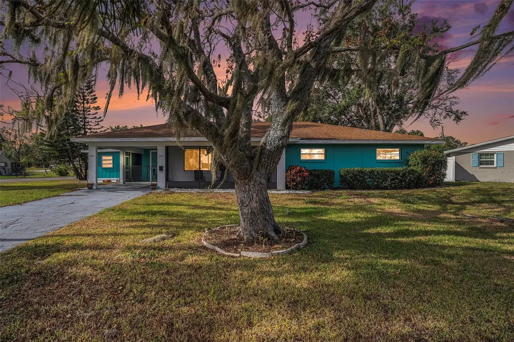 301 Carlyle Boulevard Ruskin FL 33570
