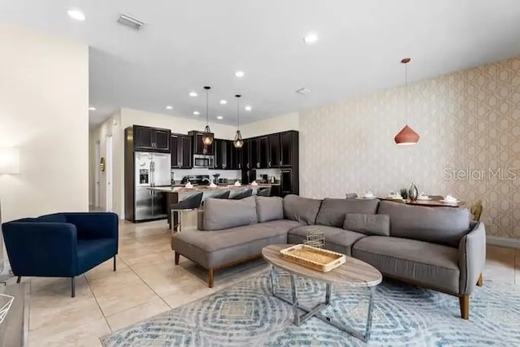 305 Captiva Drive Davenport FL 33896