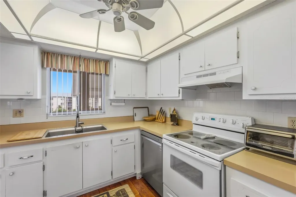 3839 Lake Bayshore Drive Bradenton FL 34205