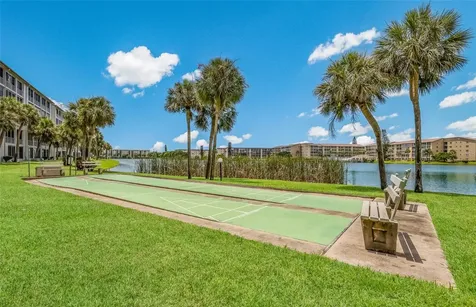 3839 Lake Bayshore Drive Bradenton FL 34205