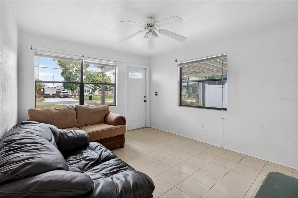 2480 18th Avenue N St Petersburg FL 33713