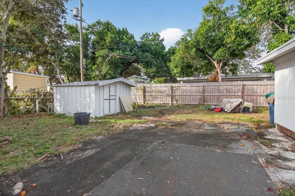 2480 18th Avenue N St Petersburg FL 33713