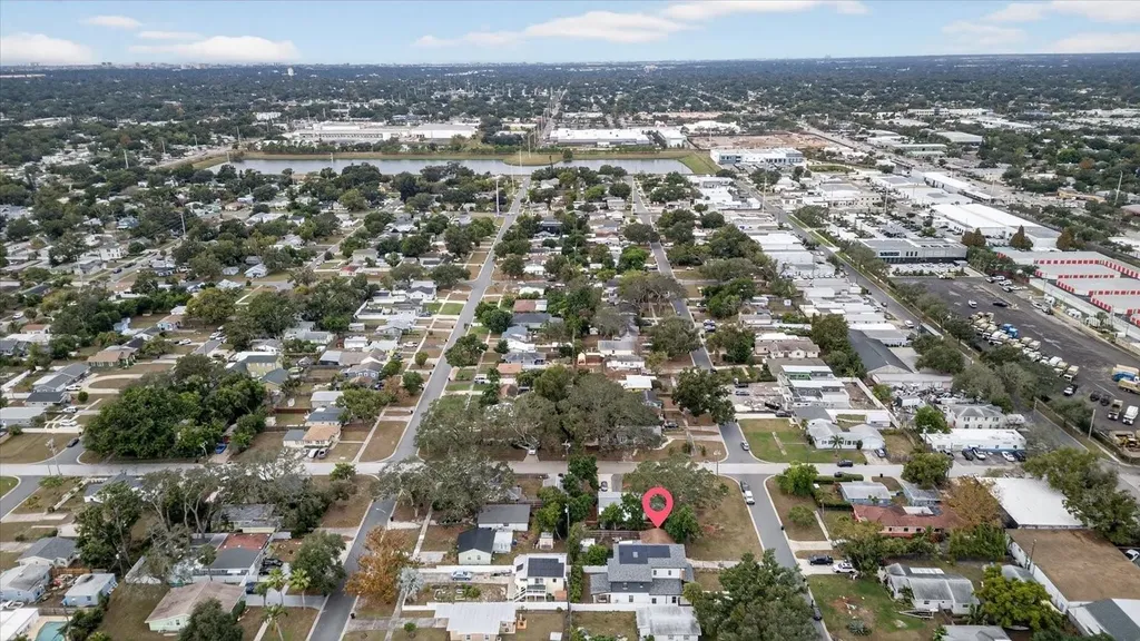2480 18th Avenue N St Petersburg FL 33713