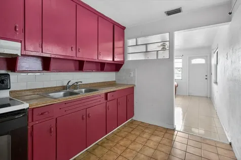 2480 18th Avenue N St Petersburg FL 33713
