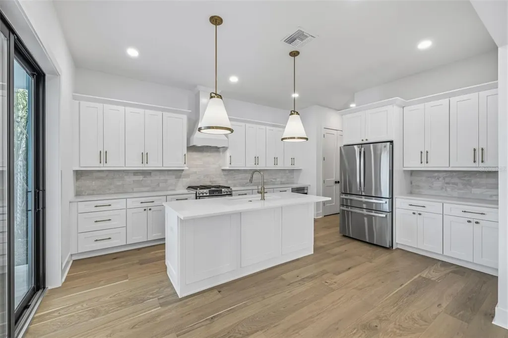 3010 S Esperanza Avenue Tampa FL 33629
