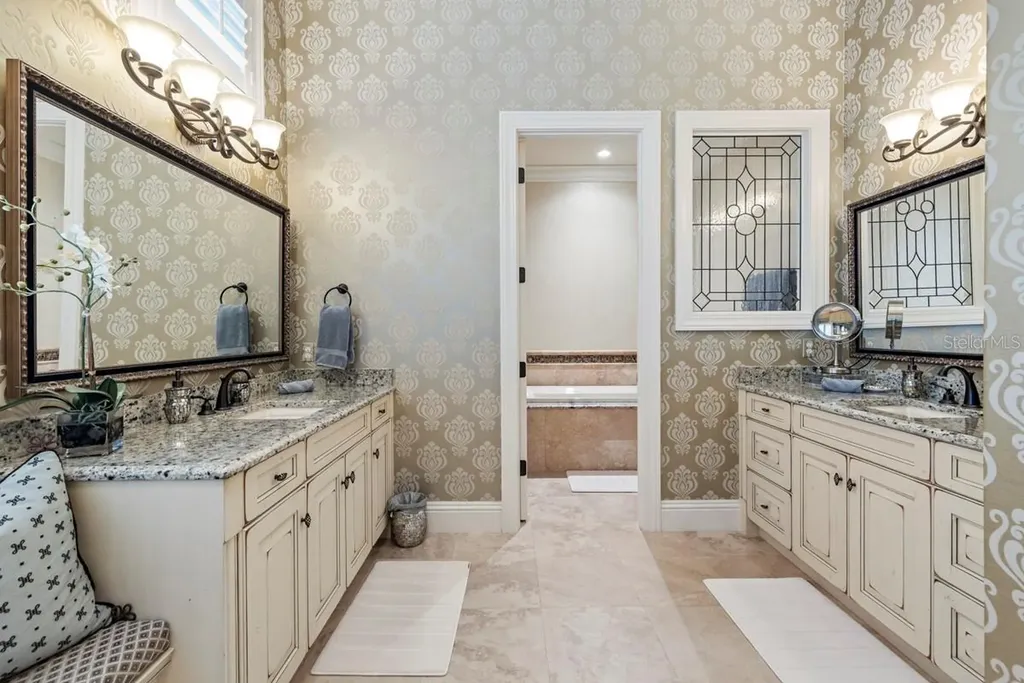10024 Enchanted Oak Drive Golden Oak FL 32836