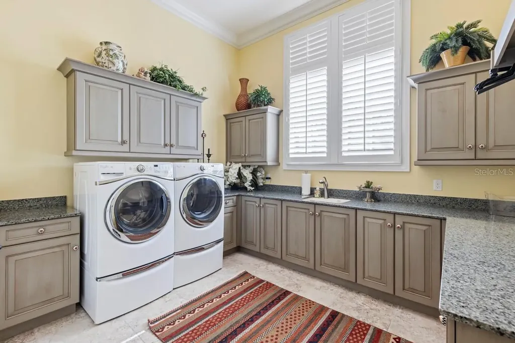 10024 Enchanted Oak Drive Golden Oak FL 32836