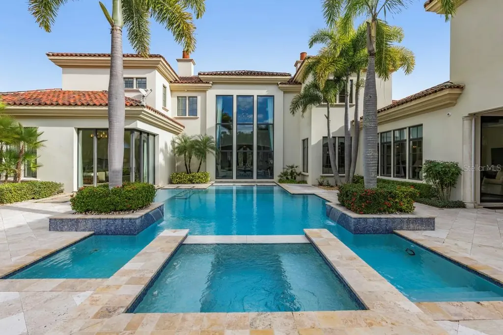 10024 Enchanted Oak Drive Golden Oak FL 32836