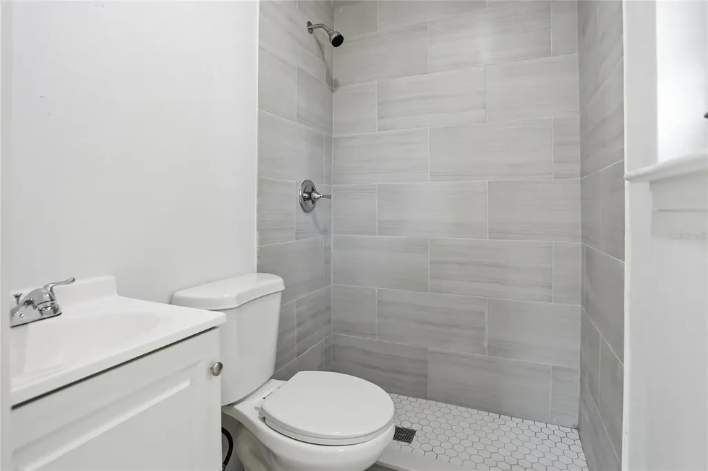 526 Engel Drive Orlando FL 32807