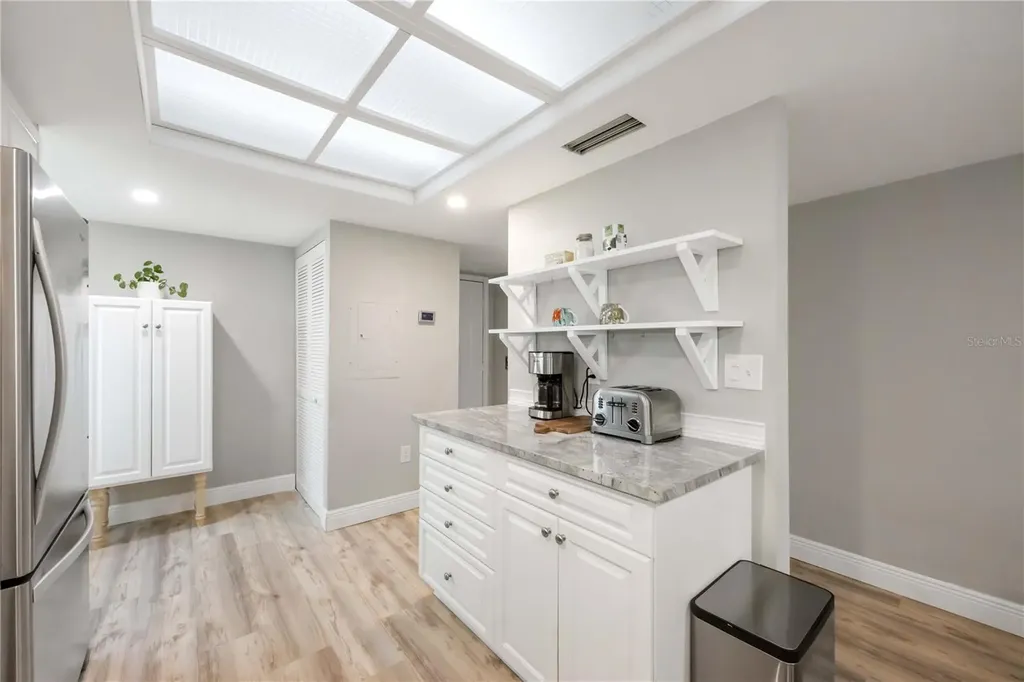 5031 N Beach Road Englewood FL 34223