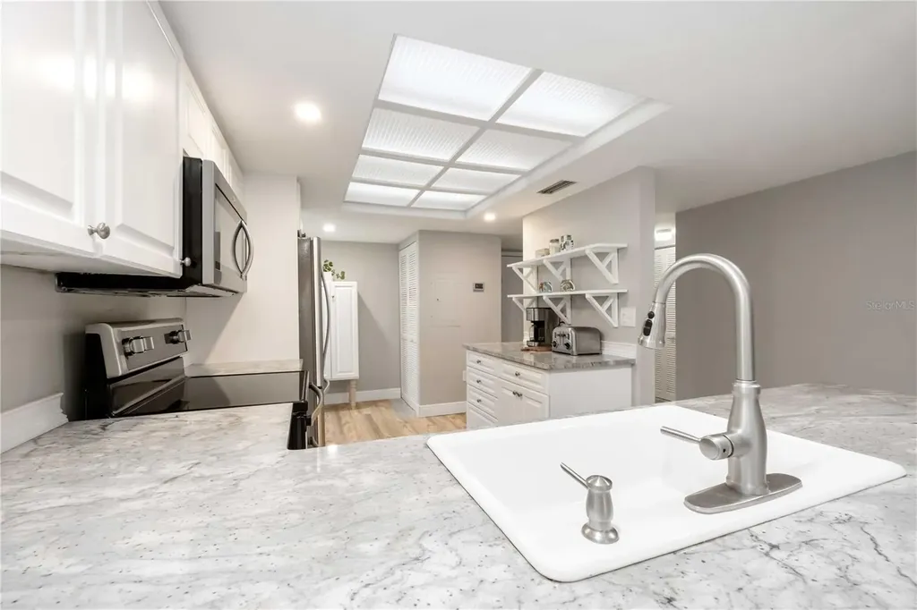 5031 N Beach Road Englewood FL 34223