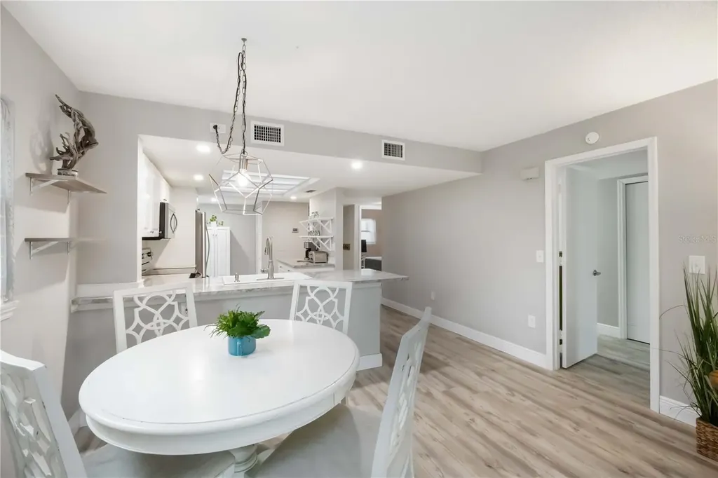 5031 N Beach Road Englewood FL 34223