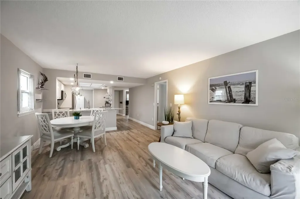 5031 N Beach Road Englewood FL 34223