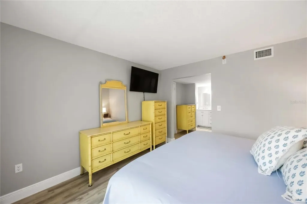 5031 N Beach Road Englewood FL 34223