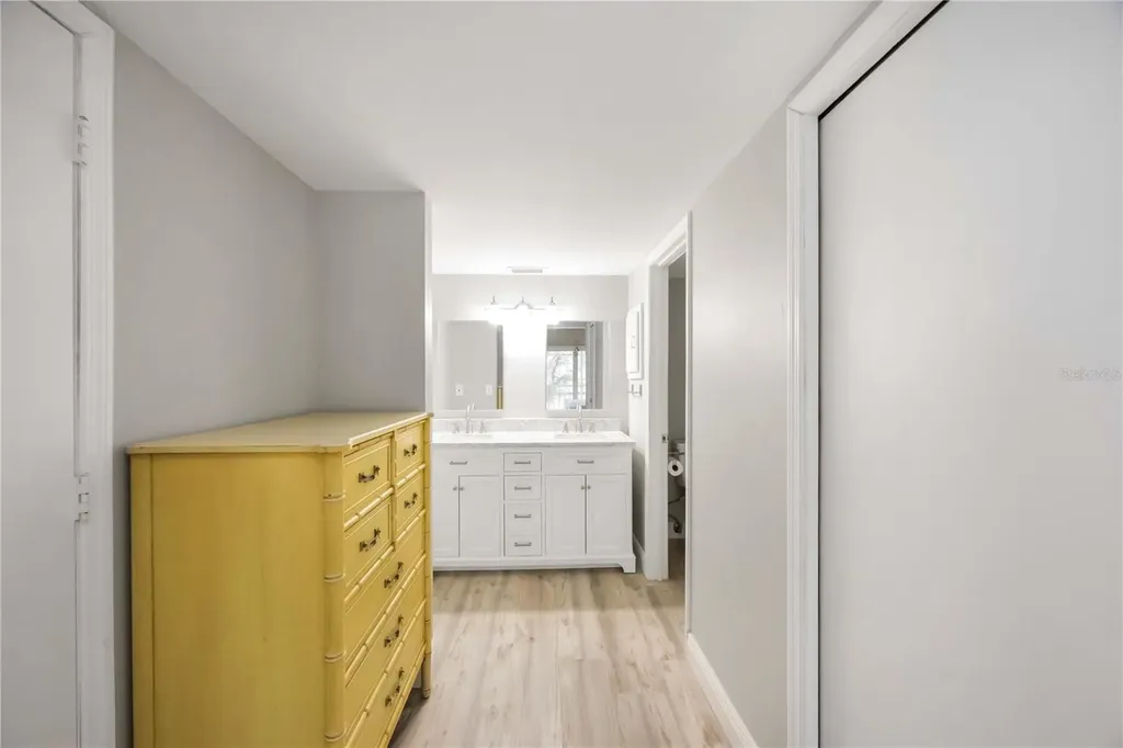 5031 N Beach Road Englewood FL 34223