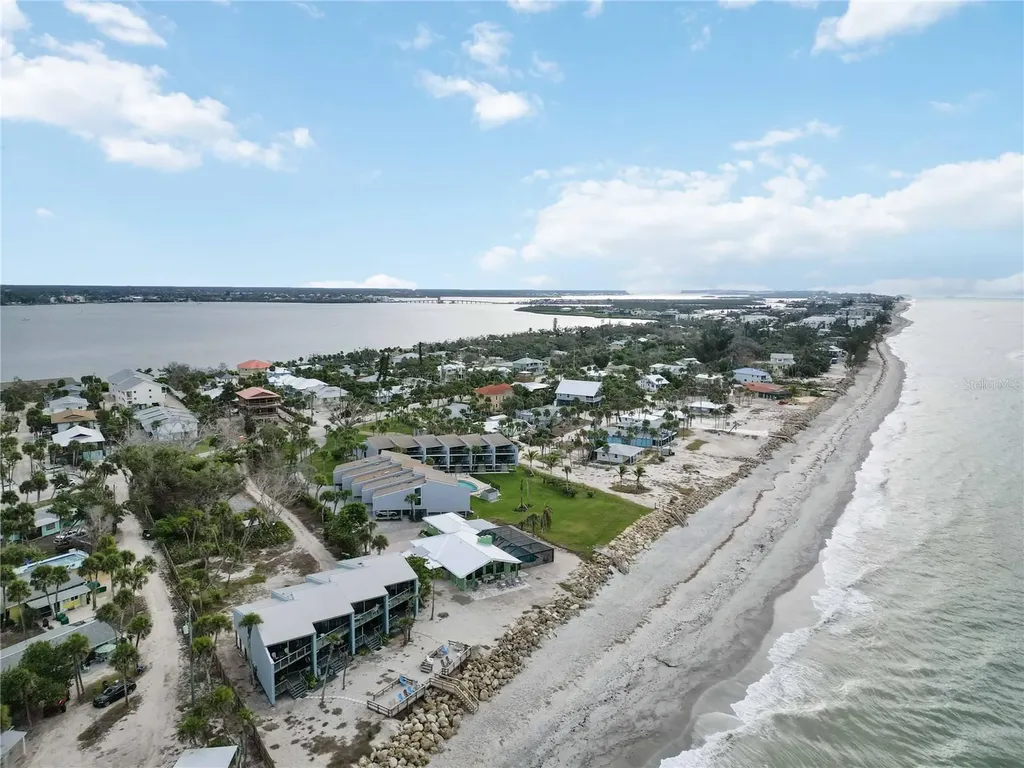 5031 N Beach Road Englewood FL 34223