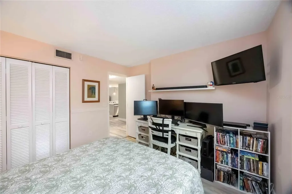 5031 N Beach Road Englewood FL 34223