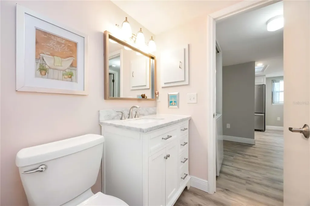 5031 N Beach Road Englewood FL 34223