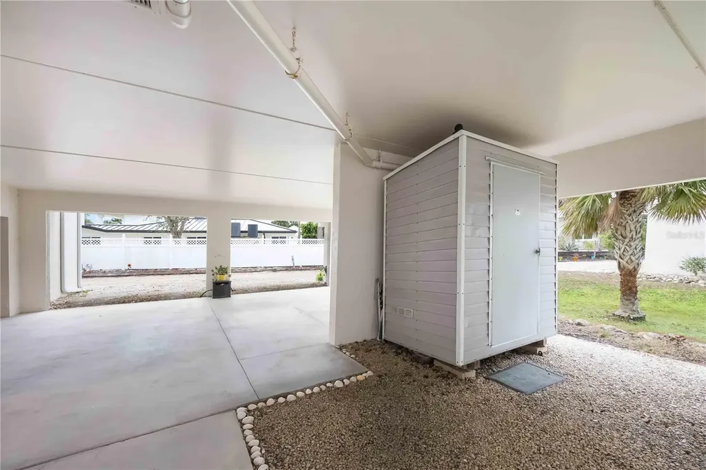 5031 N Beach Road Englewood FL 34223