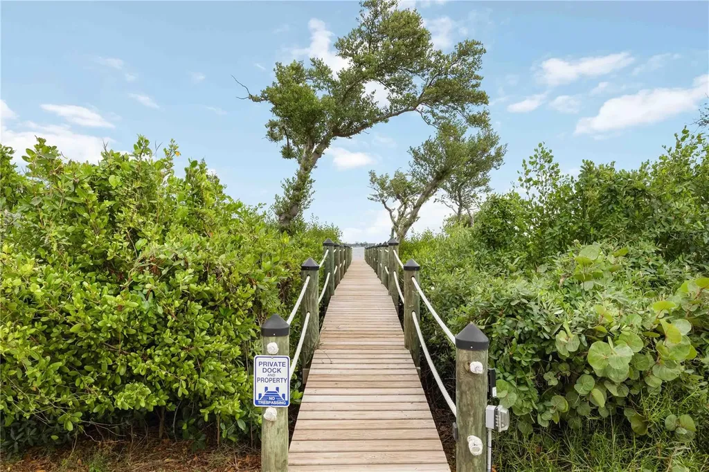 5031 N Beach Road Englewood FL 34223