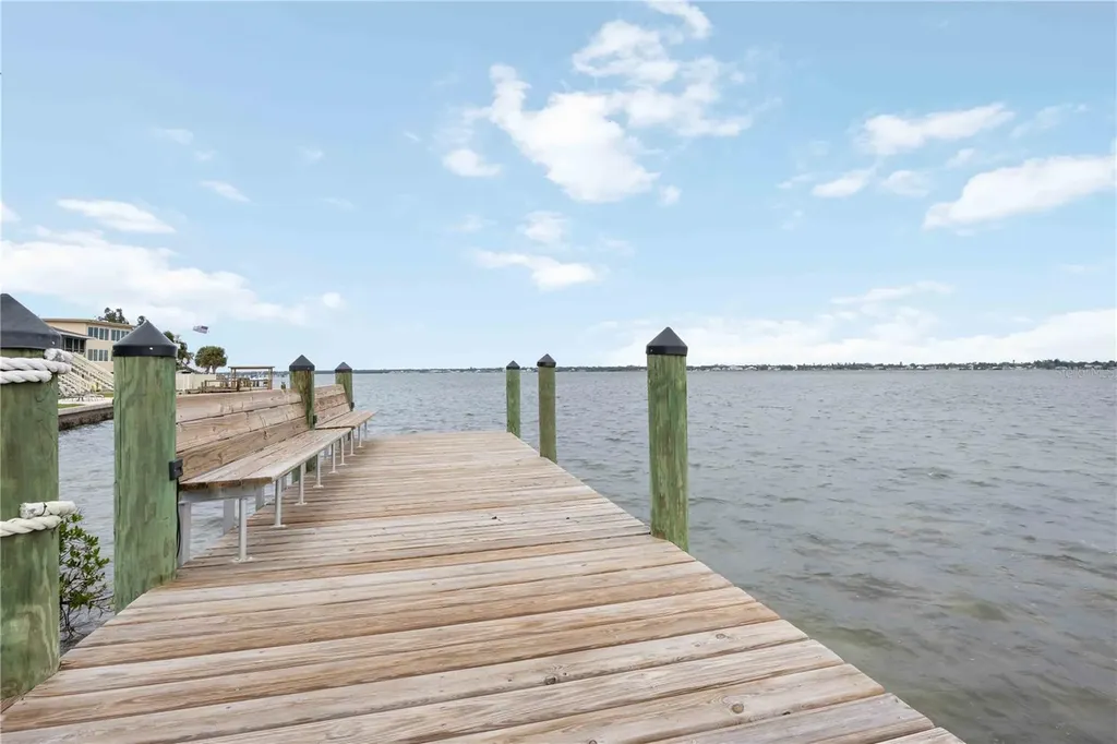 5031 N Beach Road Englewood FL 34223