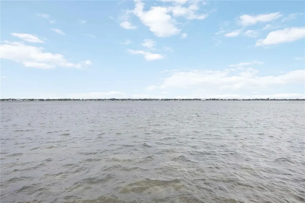 5031 N Beach Road Englewood FL 34223