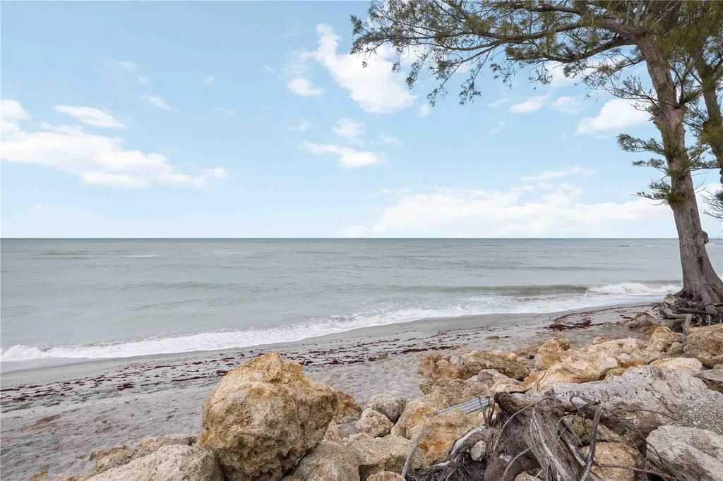 5031 N Beach Road Englewood FL 34223