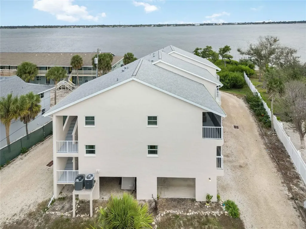 5031 N Beach Road Englewood FL 34223