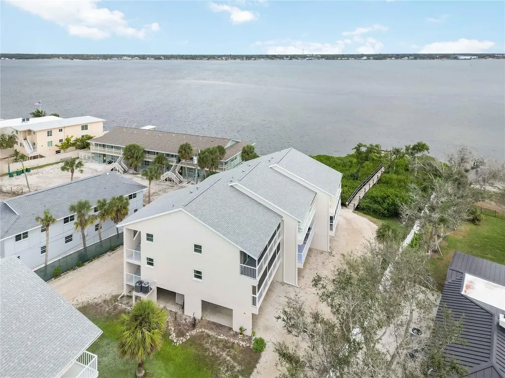 5031 N Beach Road Englewood FL 34223